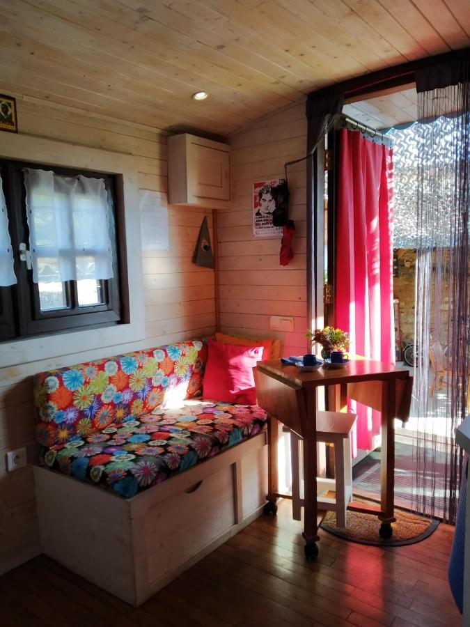 La Roulotte Des Carpates Hotel Gaillac Buitenkant foto